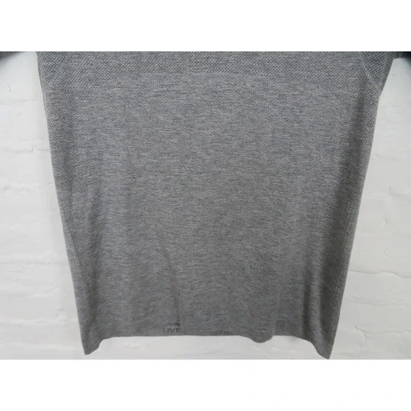 Lululemon Metal Vent Tech Polo Shirt Mens Medium Gray Short Sleeve Performance - Picture 3 of 10